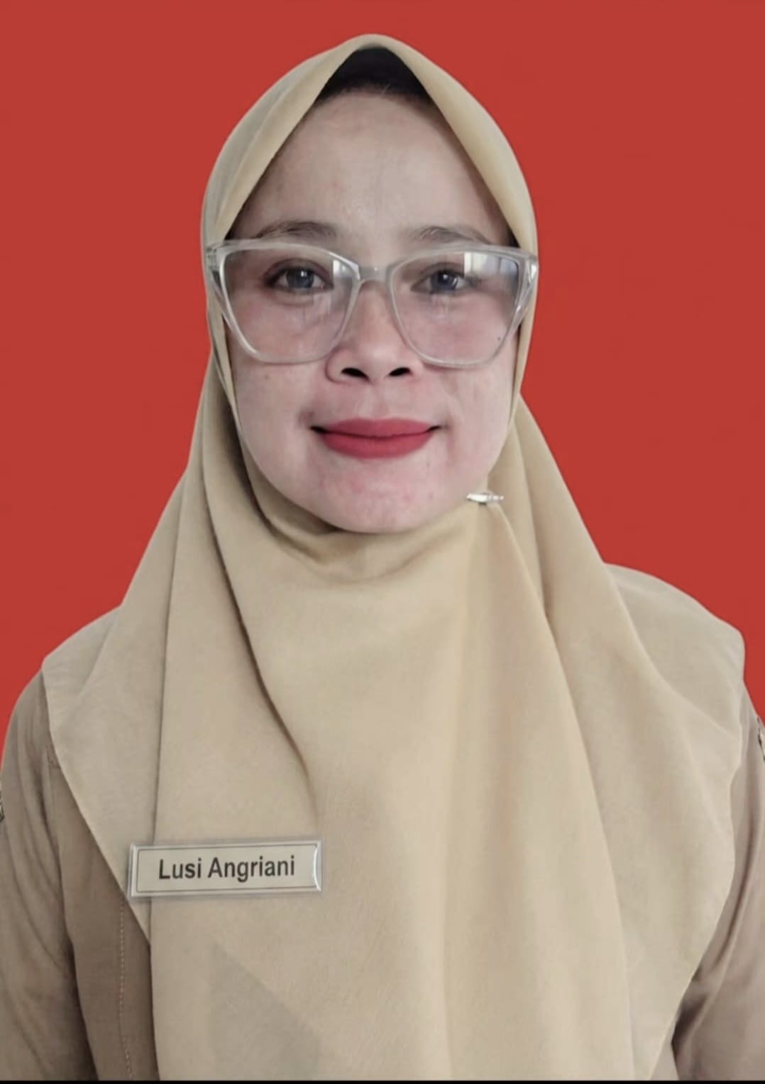 Lusi Angriani, SS, Gr