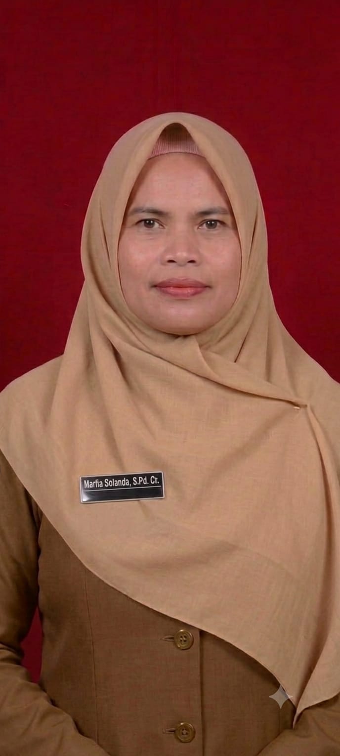 Marfia Solanda, S.Pd, Gr