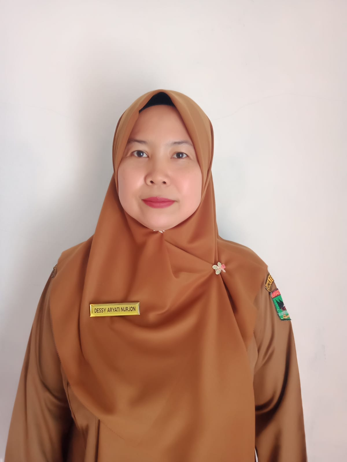Dessy Aryati Nurjon, S.Pd, Gr